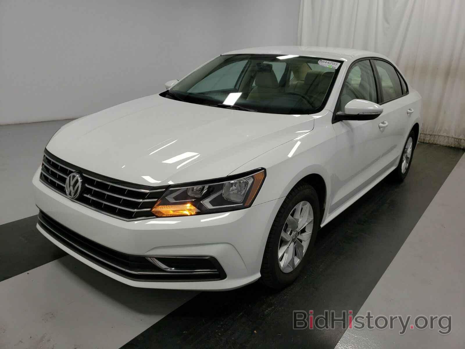 Photo 1VWAA7A39JC003575 - Volkswagen Passat 2018