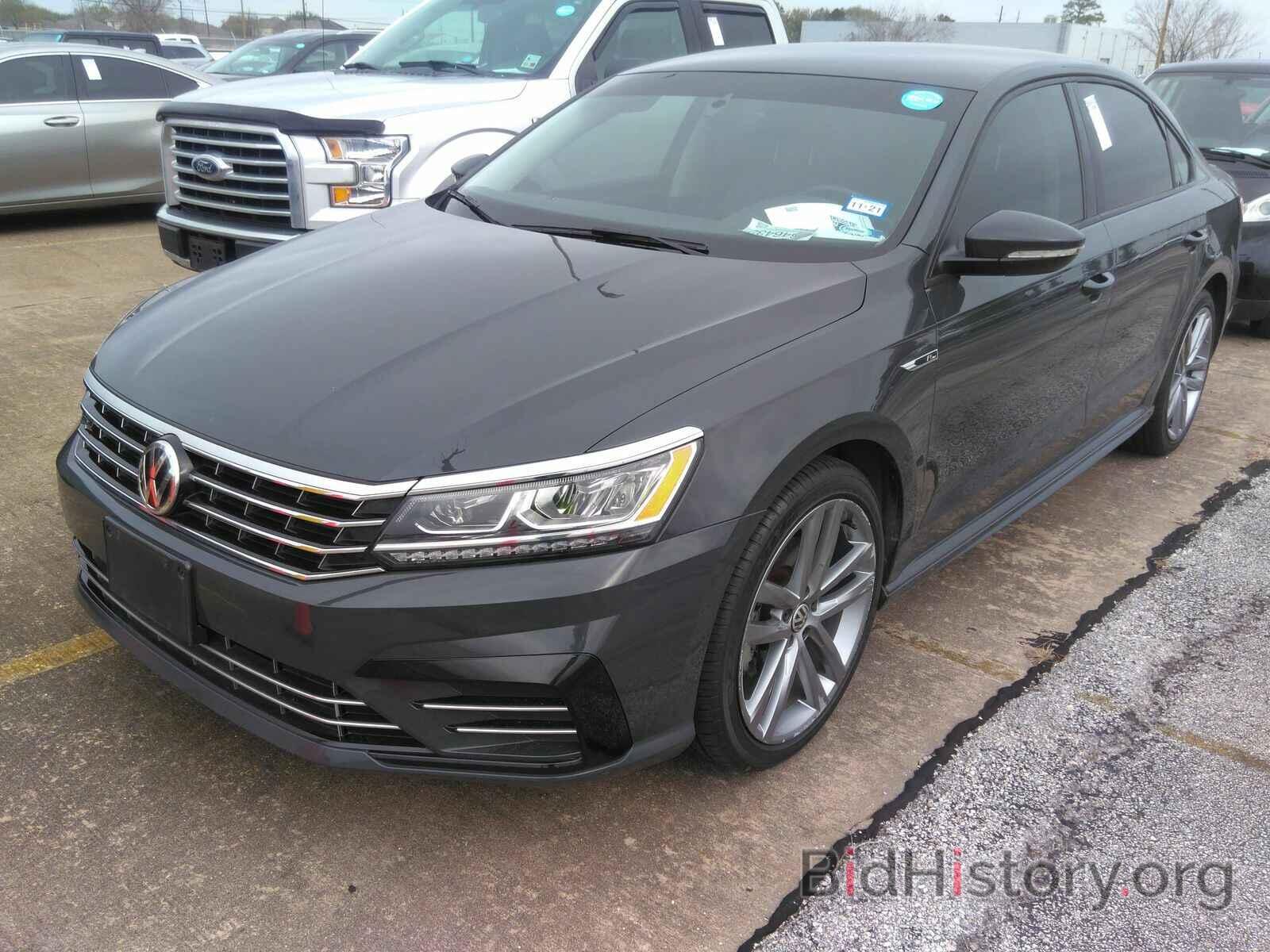 Photo 1VWAA7A36JC024402 - Volkswagen Passat 2018