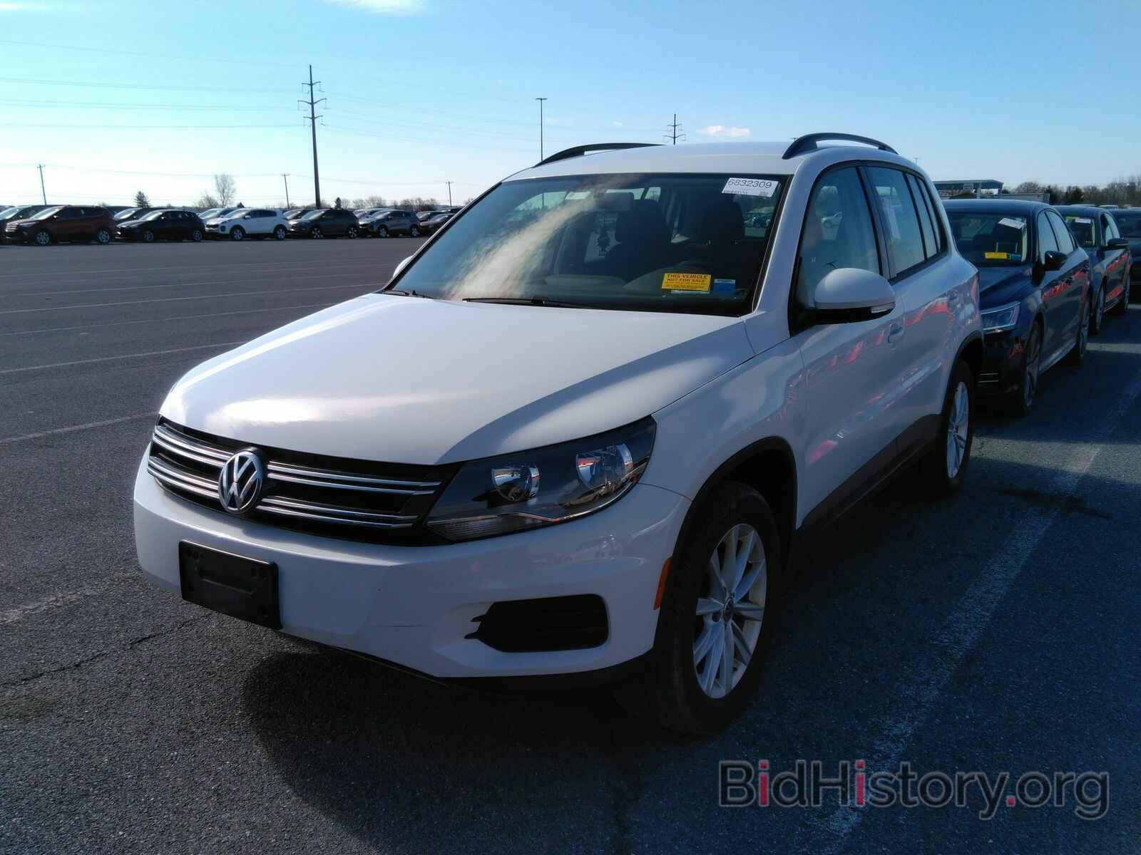 Photo WVGBV7AX5HK046160 - Volkswagen Tiguan Limited 2017
