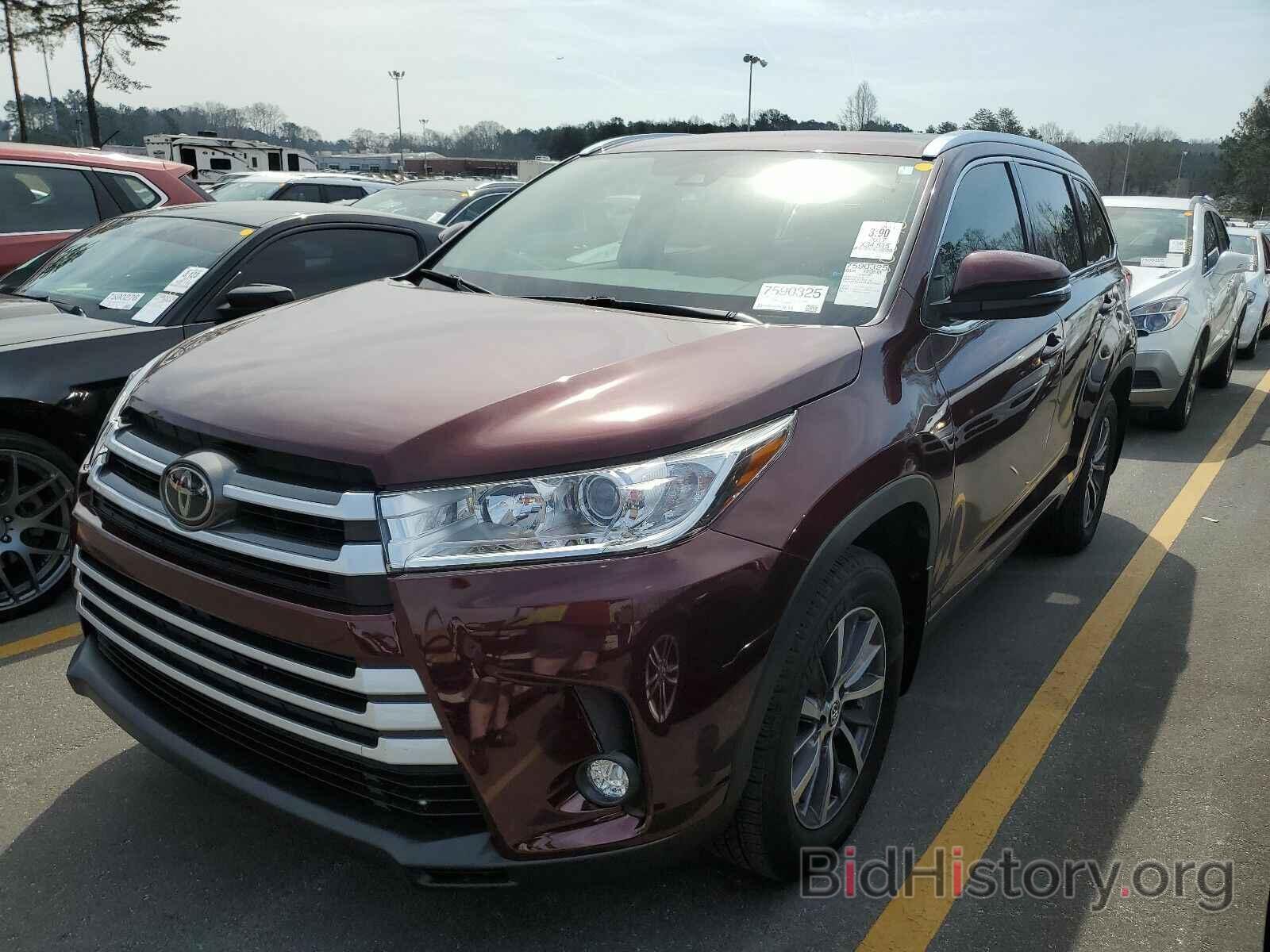 Photo 5TDJZRFH7HS429592 - Toyota Highlander 2017