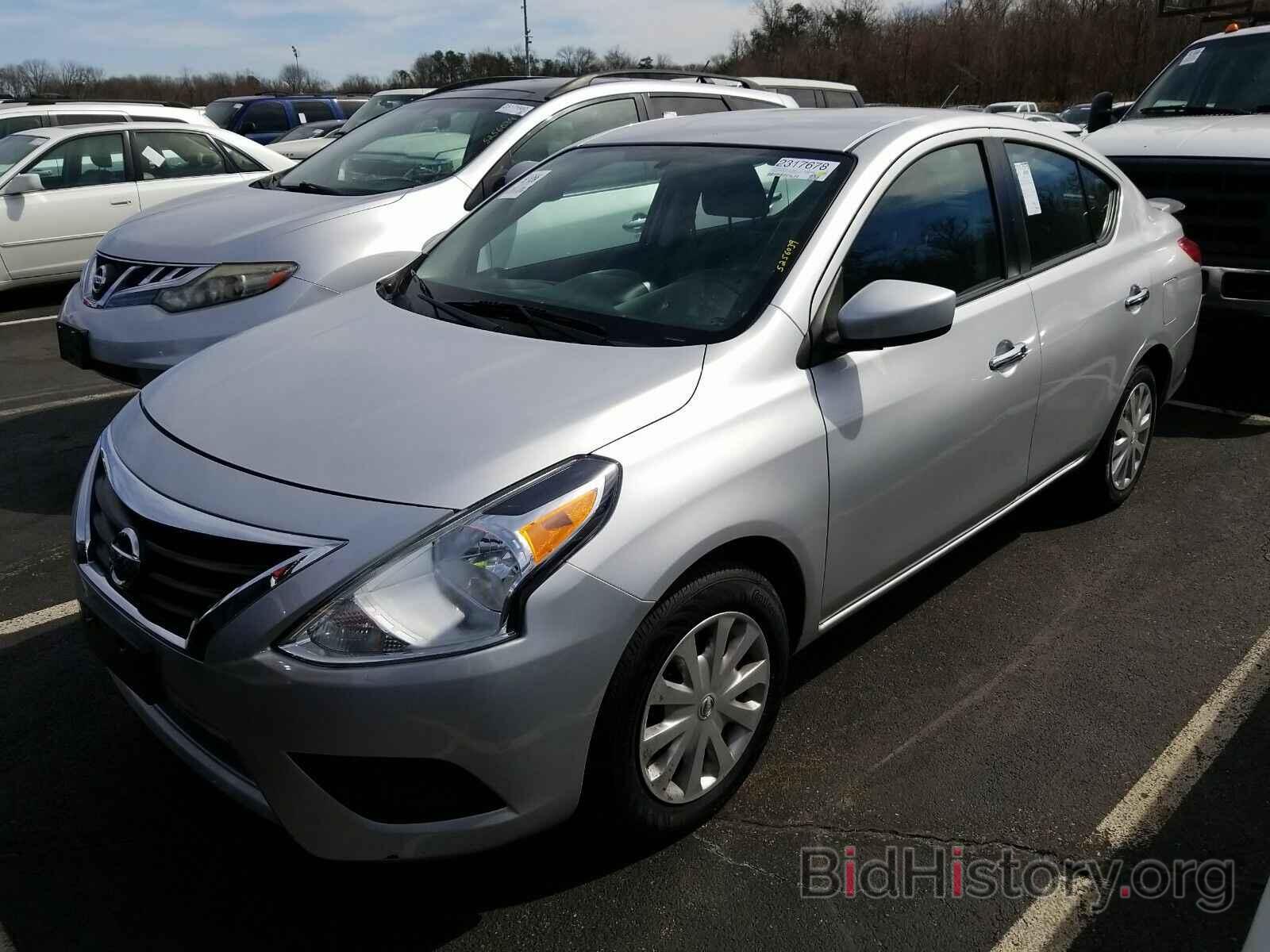 Photo 3N1CN7AP8JL834463 - Nissan Versa Sedan 2018