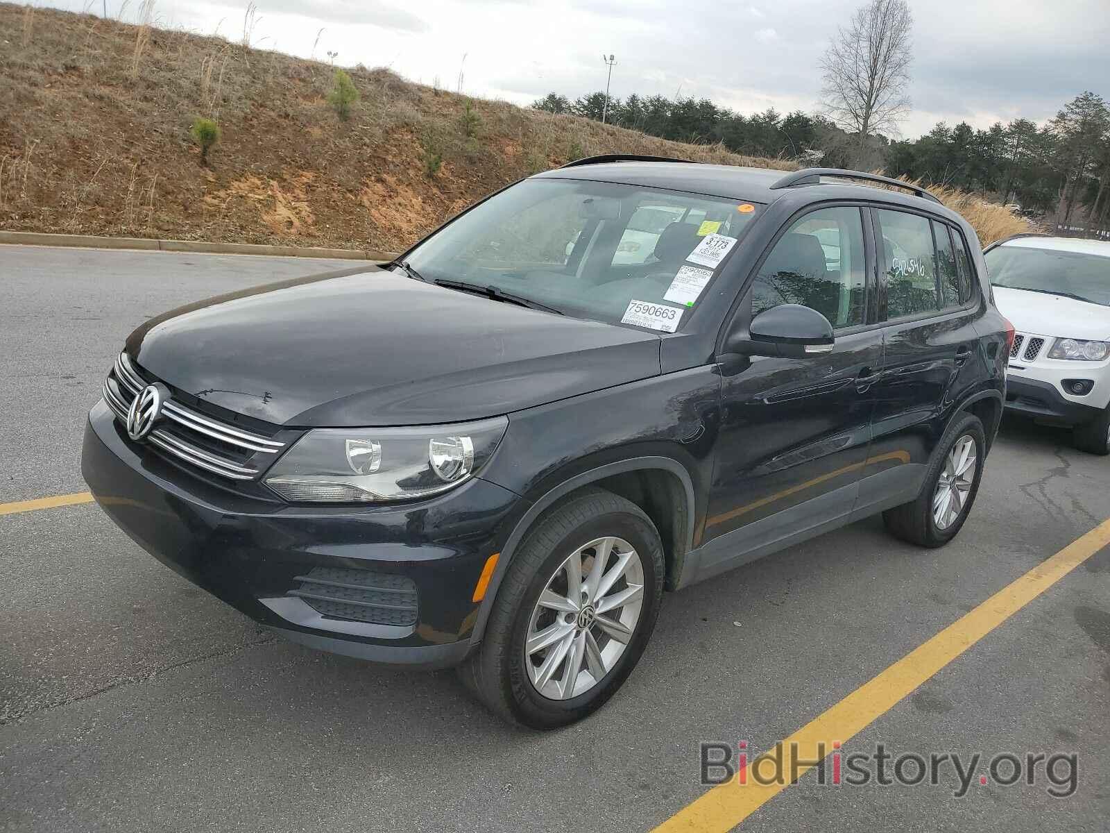 Фотография WVGAV7AX2HK045530 - Volkswagen Tiguan Limited 2017