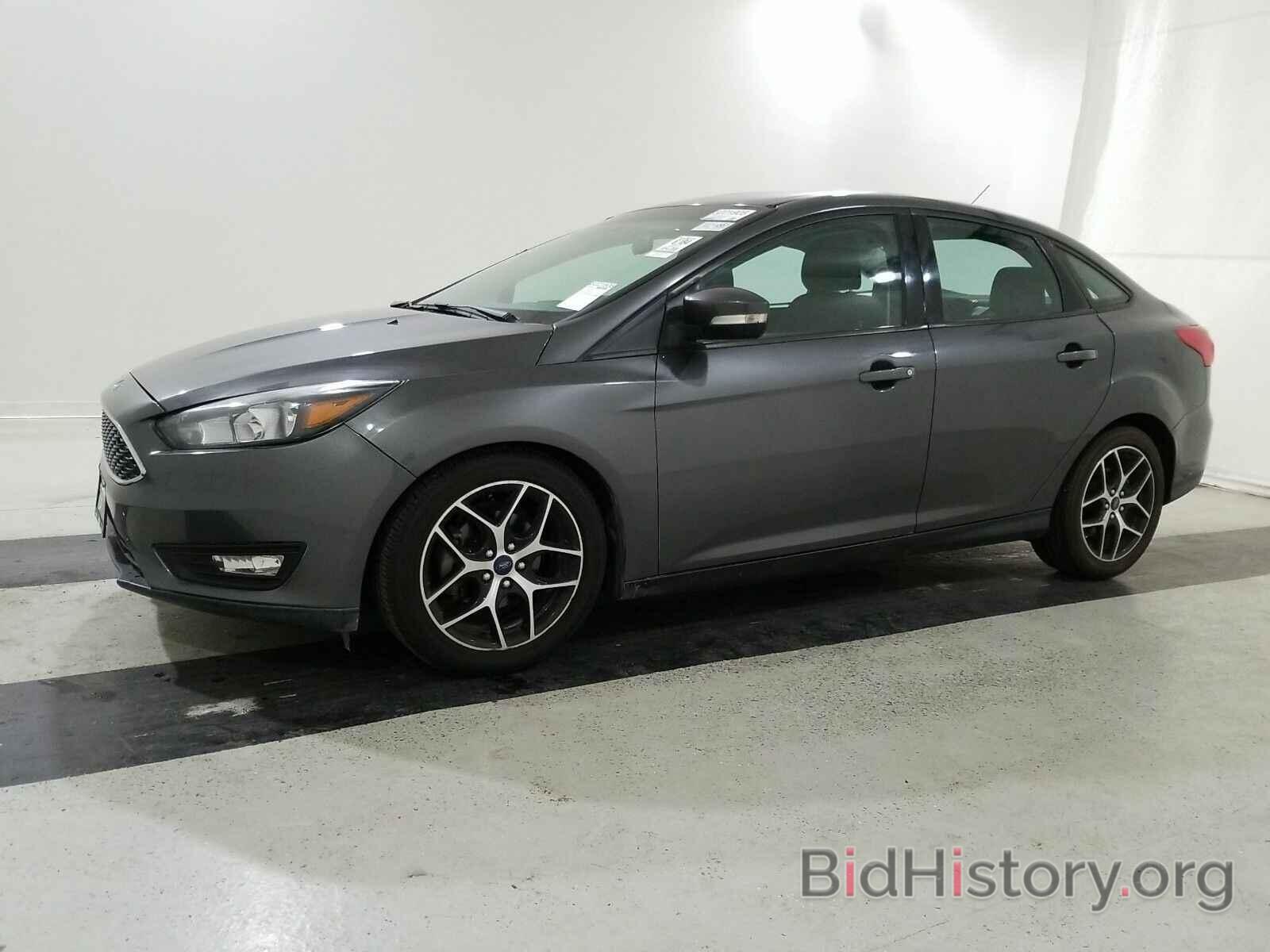 Photo 1FADP3H29HL235940 - Ford Focus 2017