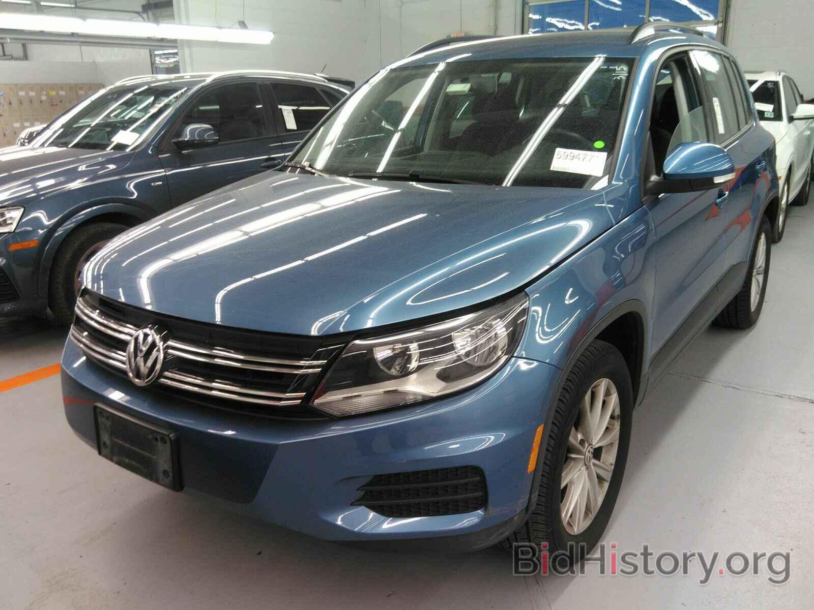 Photo WVGBV7AX2HK046813 - Volkswagen Tiguan Limited 2017