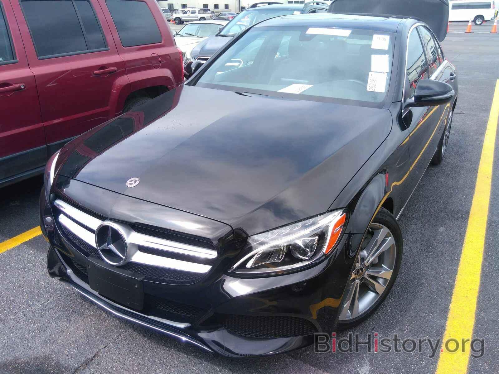 Photo 55SWF4JB2JU241351 - Mercedes-Benz C-Class 2018