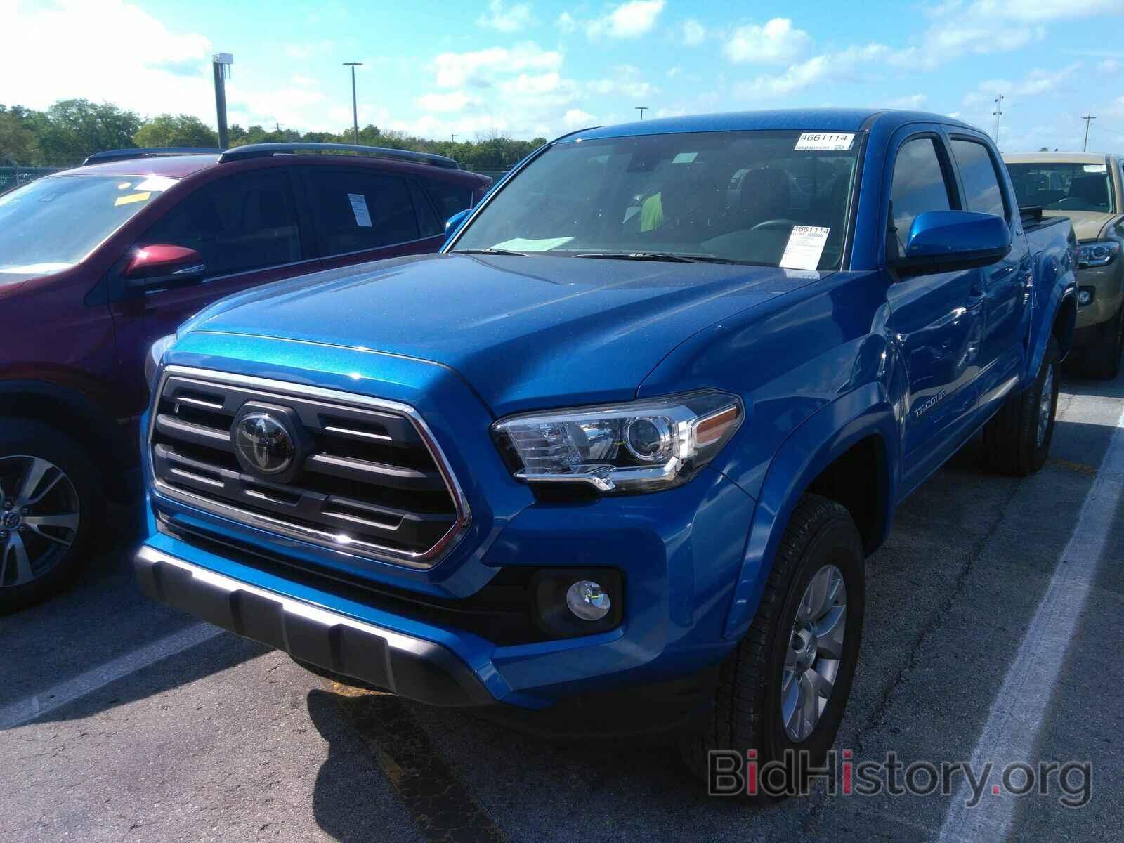 Photo 5TFAZ5CN2JX058733 - Toyota Tacoma 2018