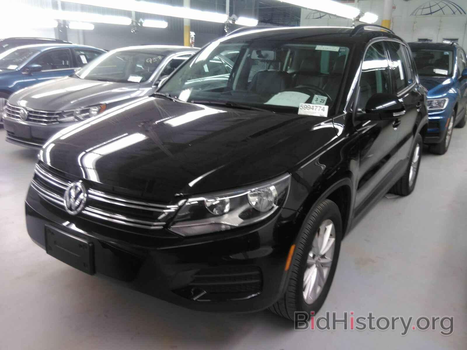 Photo WVGBV7AX1HK045619 - Volkswagen Tiguan Limited 2017