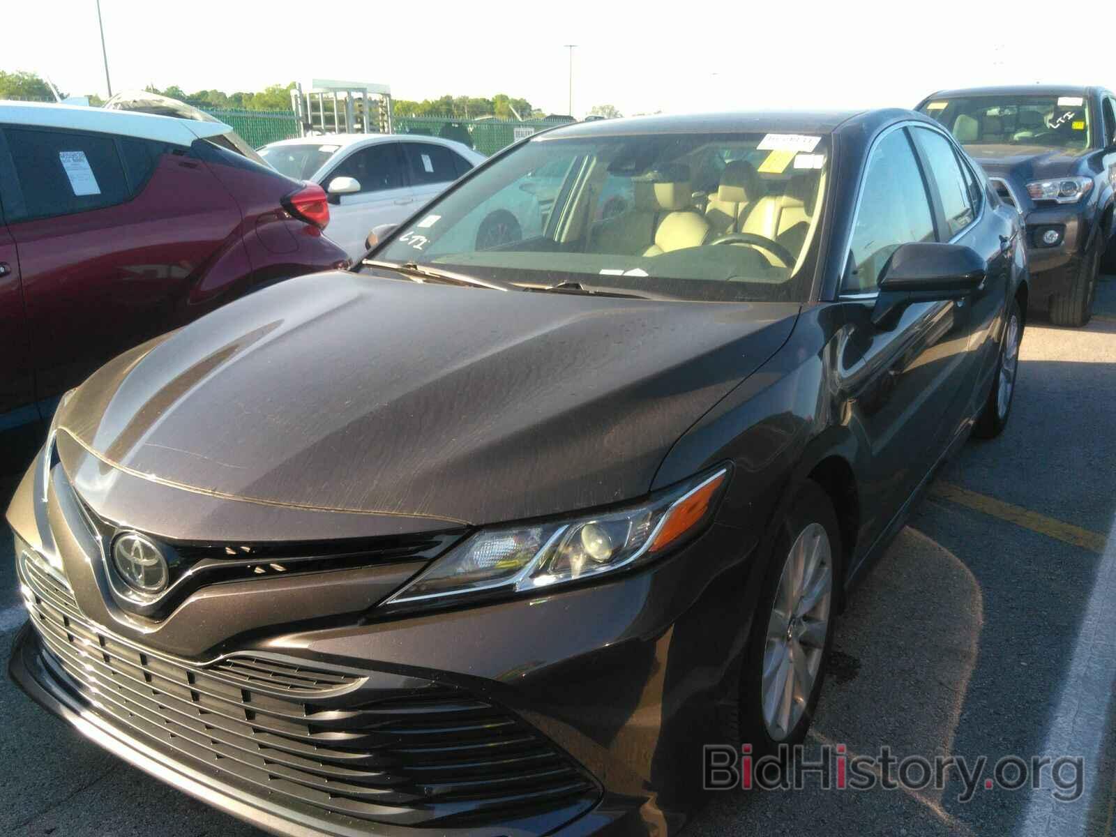 Photo 4T1B11HK7JU063913 - Toyota Camry LE 2018