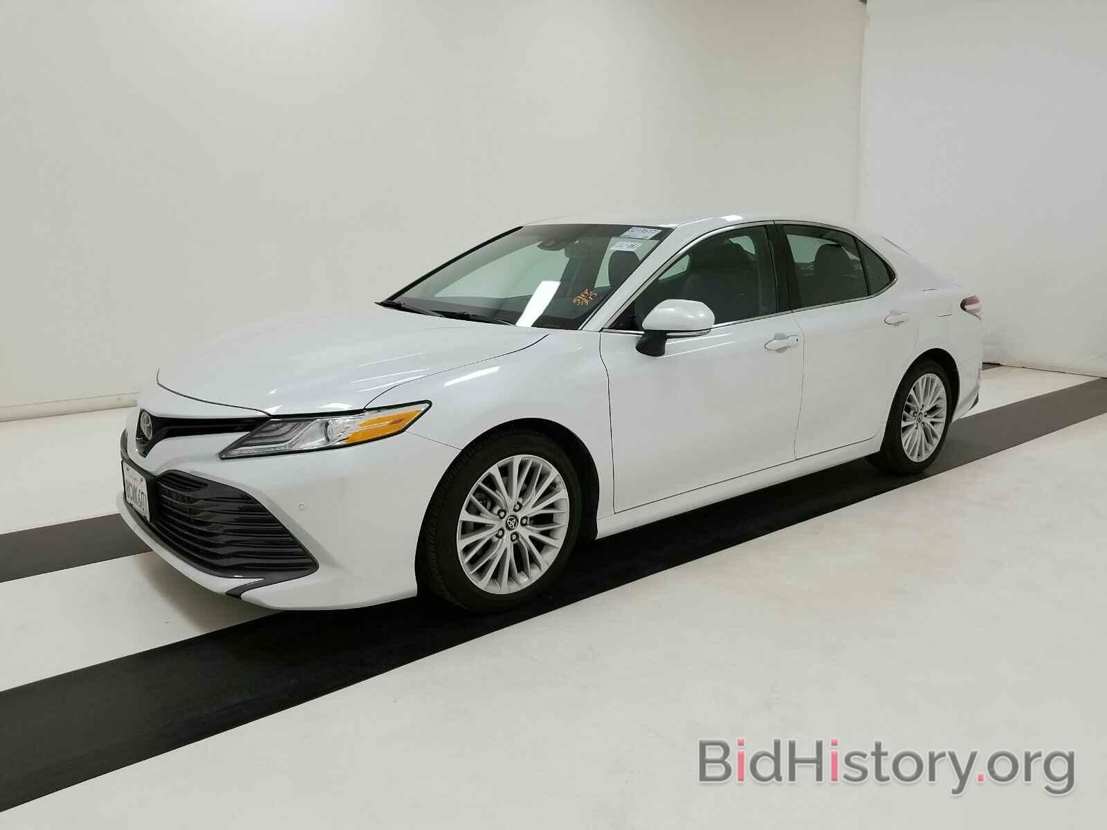 Photo 4T1B11HKXJU072511 - Toyota Camry 2018