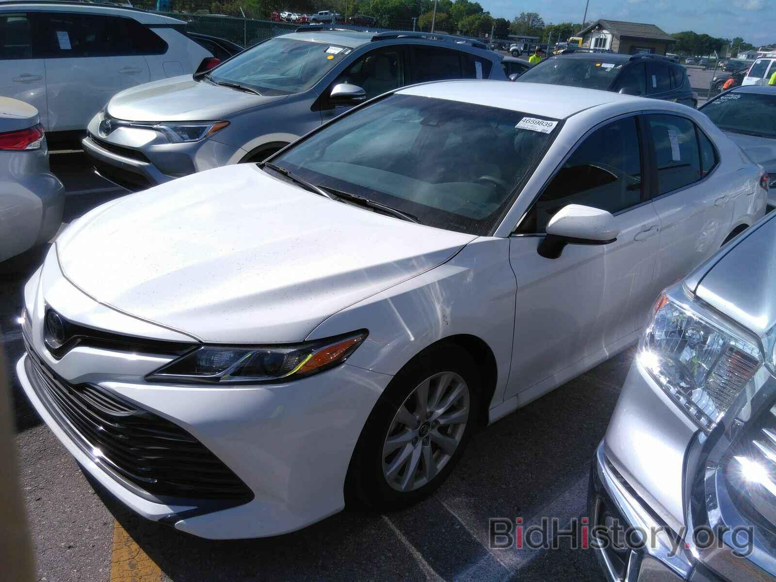 Photo 4T1B11HK5JU640647 - Toyota Camry LE 2018