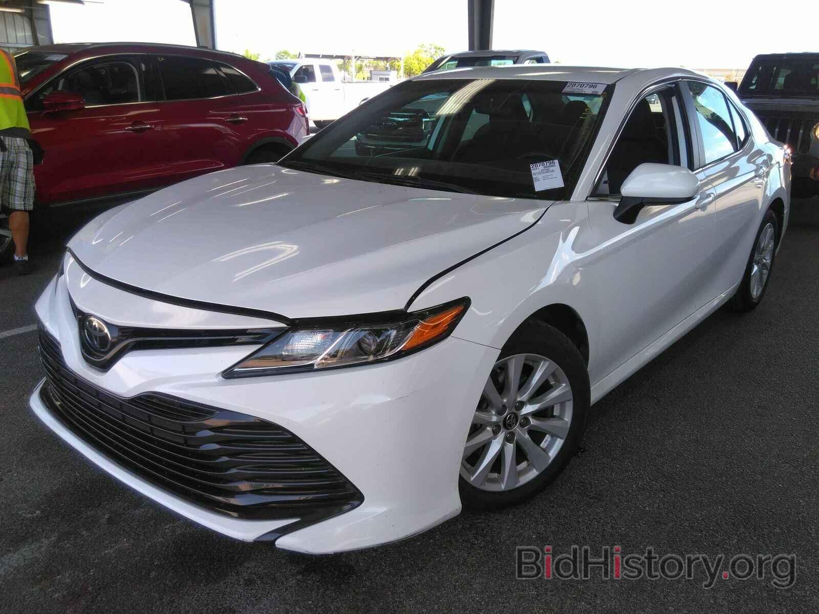 Photo 4T1B11HKXKU238589 - Toyota Camry LE 2019