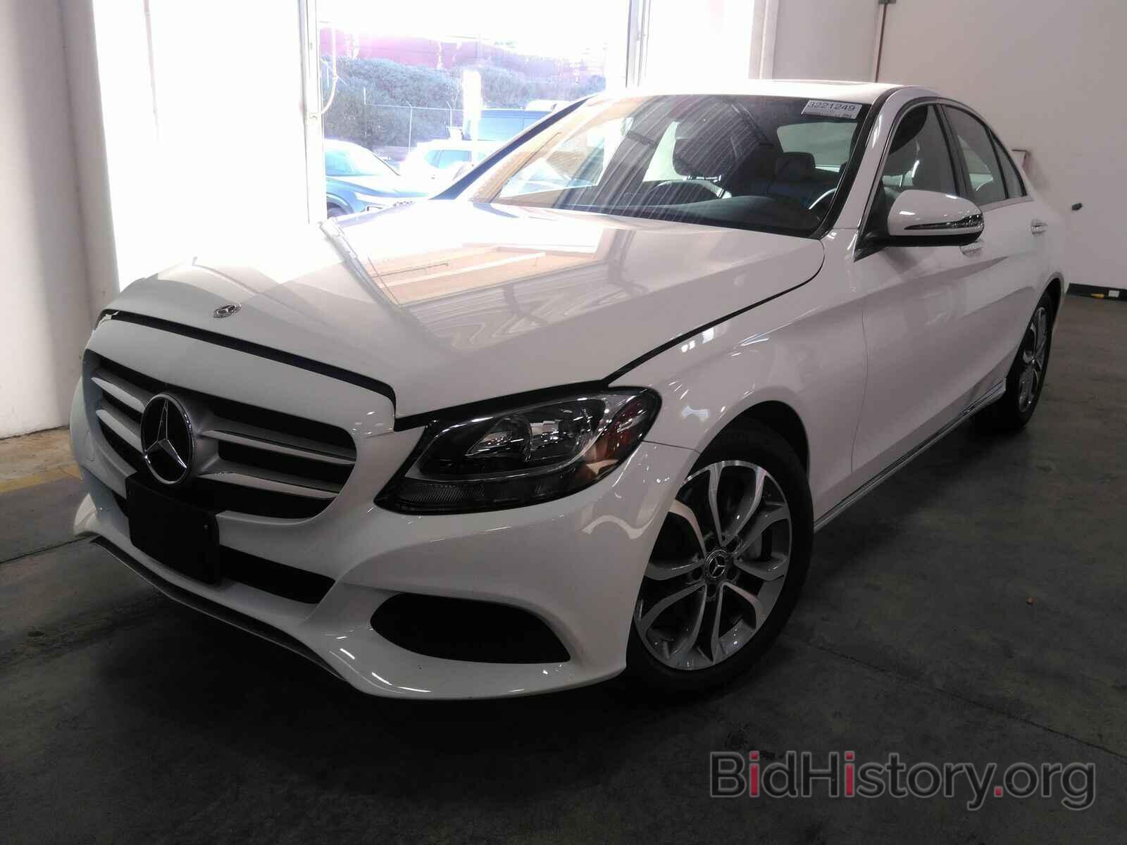 Photo 55SWF4JB1JU262952 - Mercedes-Benz C-Class 2018