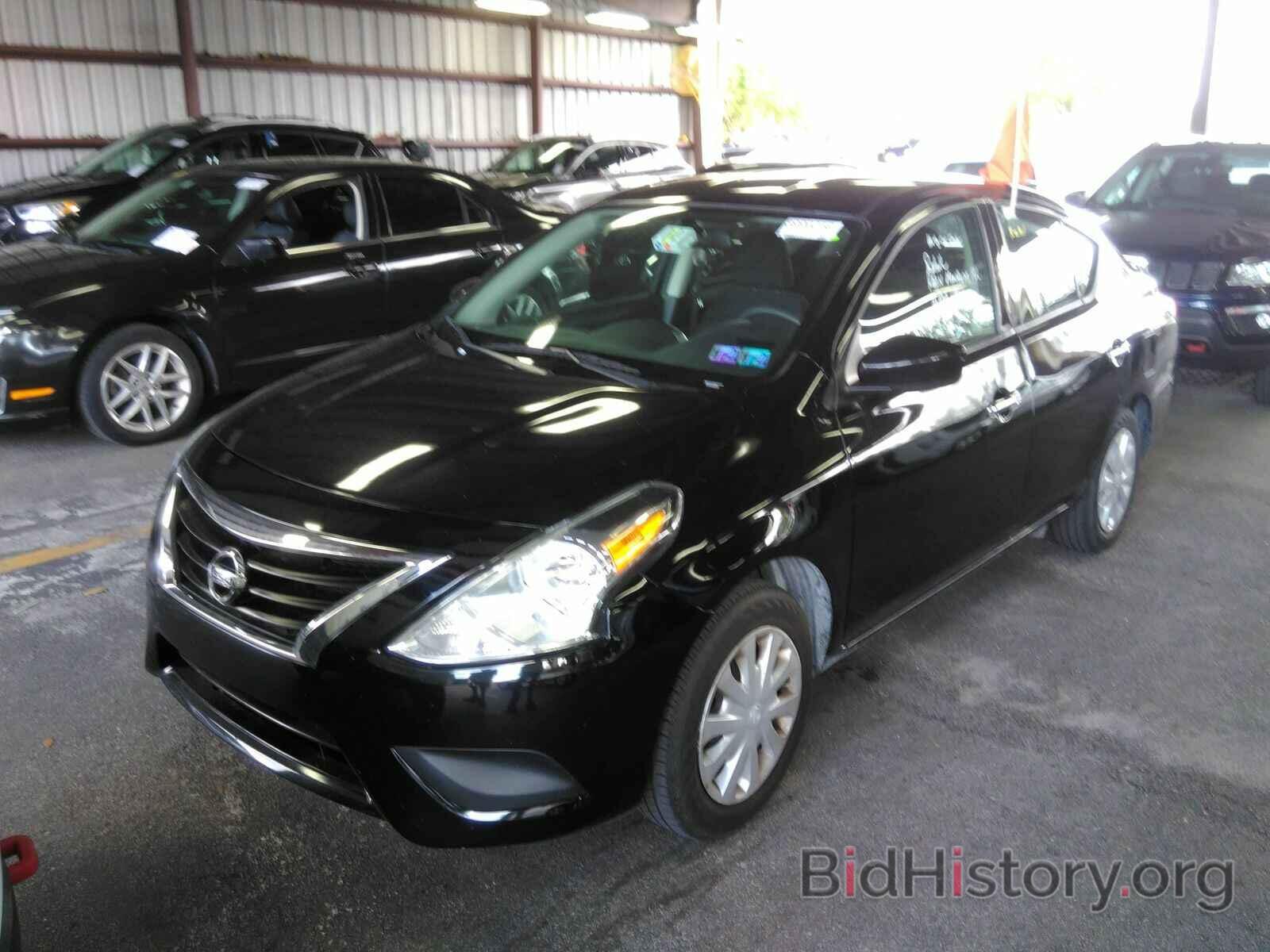 Photo 3N1CN7AP7JL885257 - Nissan Versa Sedan 2018