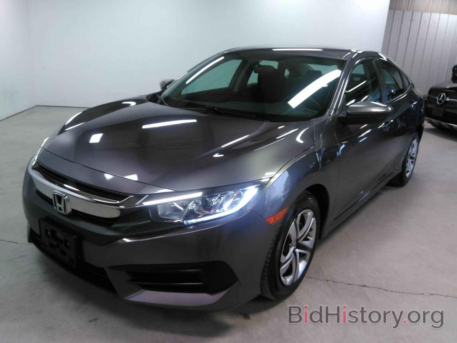 Photo 19XFC2E54JE002926 - Honda Civic Sedan 2018