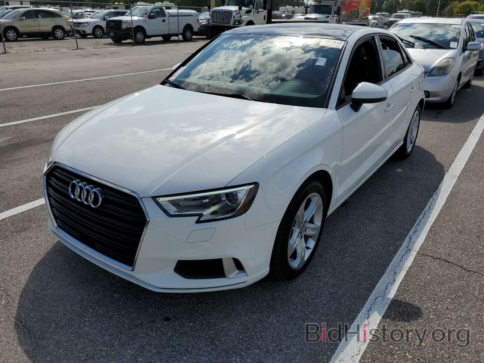 Photo WAUAUGFF6J1052254 - Audi A3 Sedan 2018