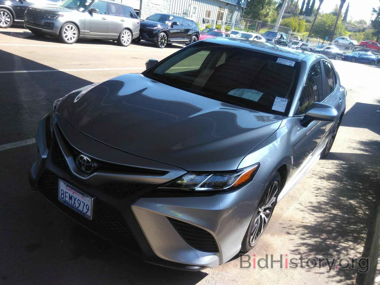 Photo 4T1B11HKXJU635606 - Toyota Camry 2018