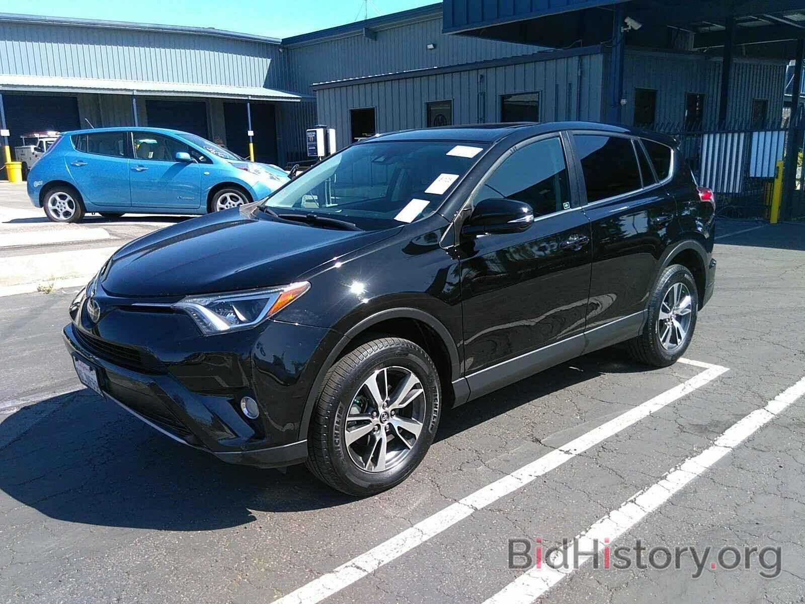 Photo 2T3WFREV2JW430787 - Toyota RAV4 2018