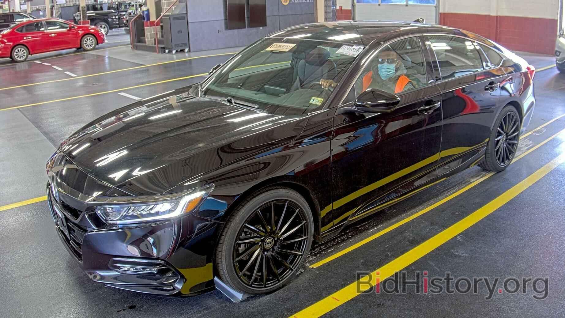 Photo 1HGCV1F30JA126183 - Honda Accord Sedan 2018