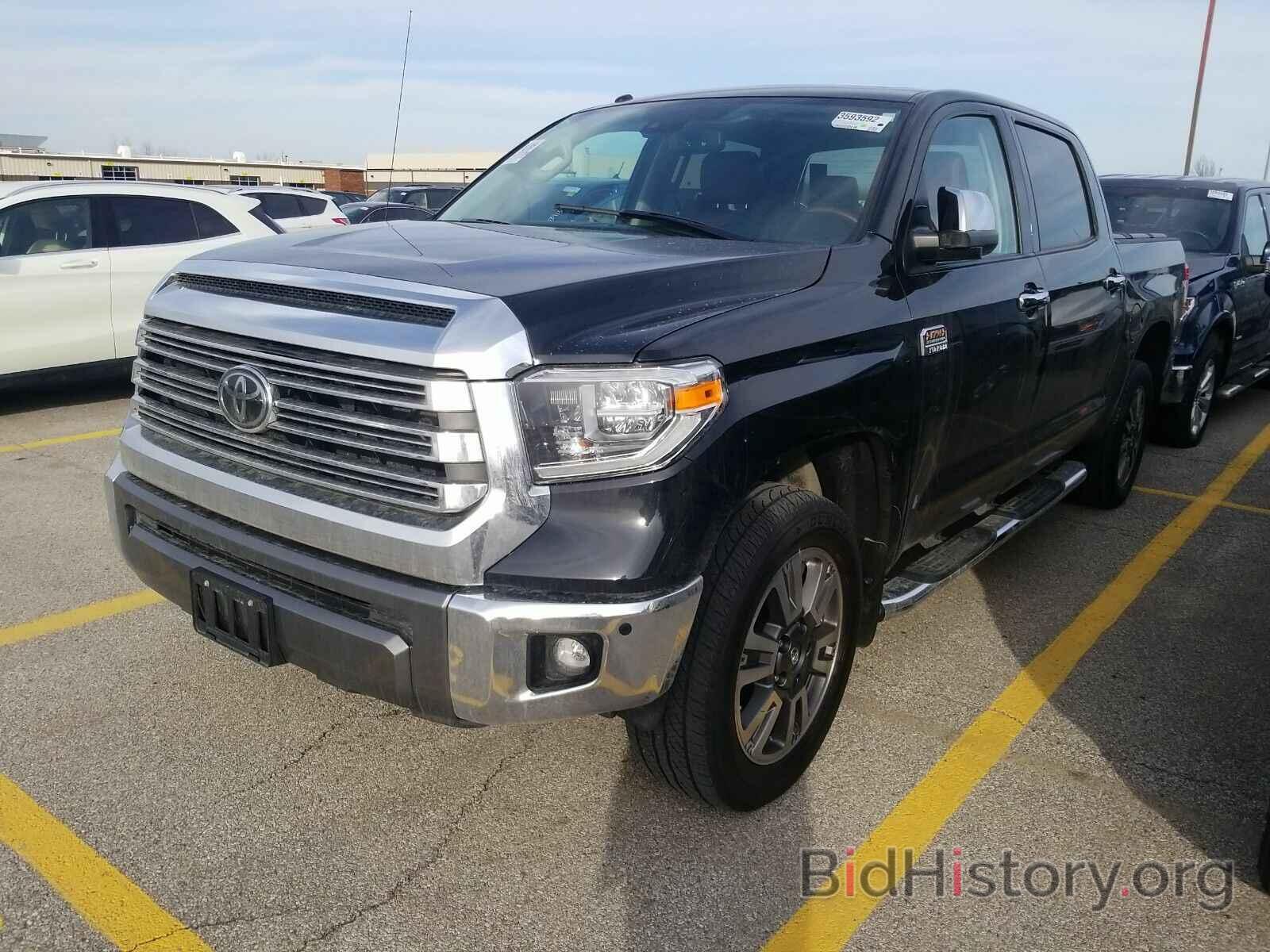 Photo 5TFAY5F19KX780455 - Toyota Tundra 4WD 2019