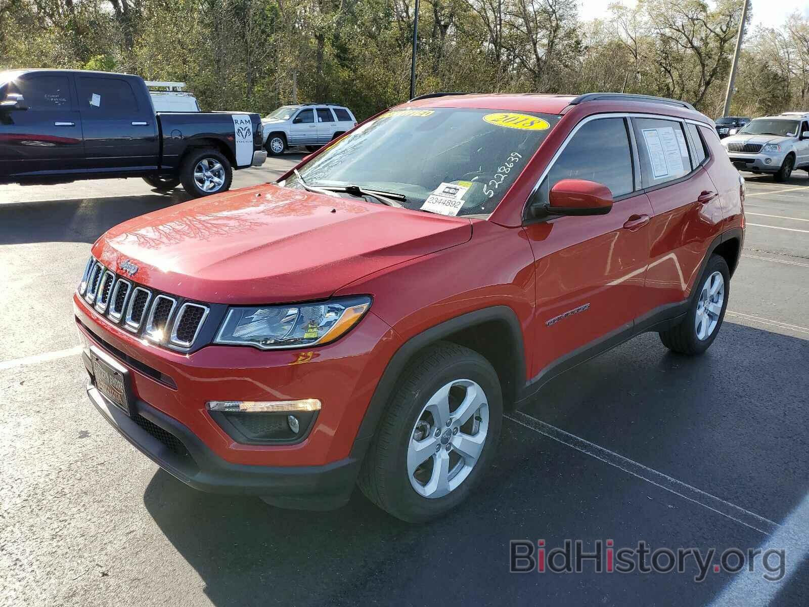 Photo 3C4NJDBB0JT261951 - Jeep Compass 2018