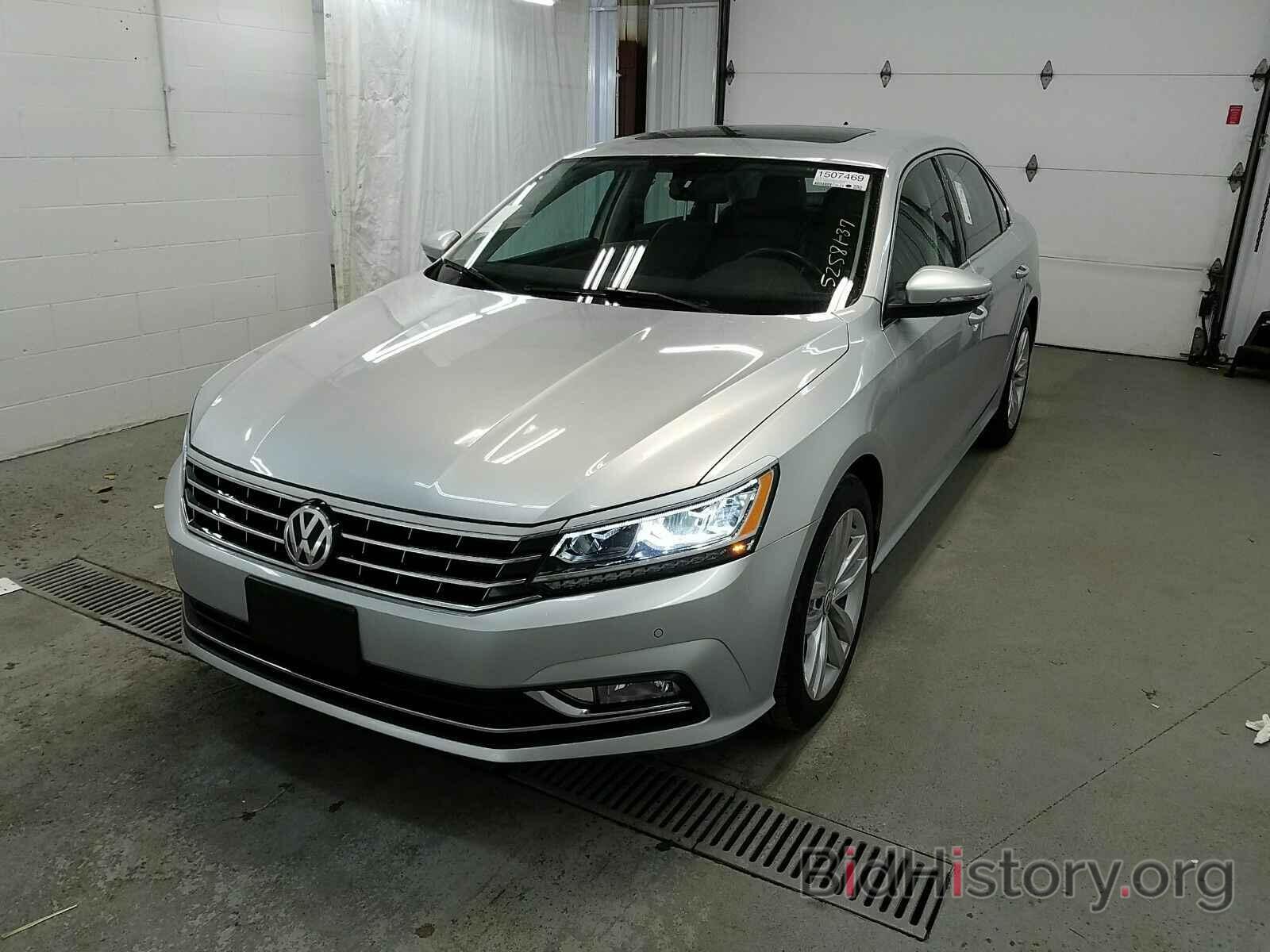 Фотография 1VWBA7A3XJC008014 - Volkswagen Passat 2018