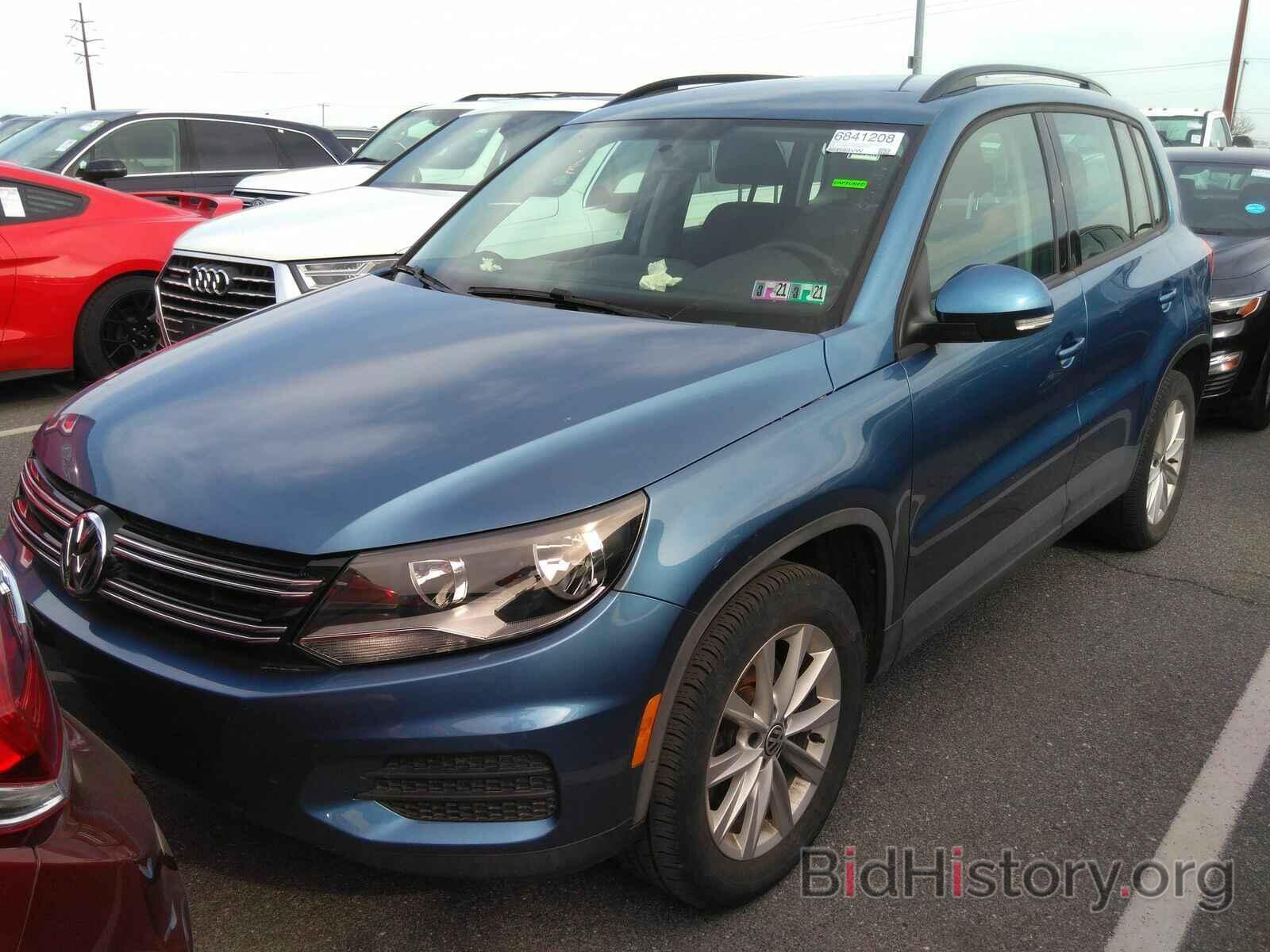 Photo WVGBV7AX2HK046505 - Volkswagen Tiguan Limited 2017