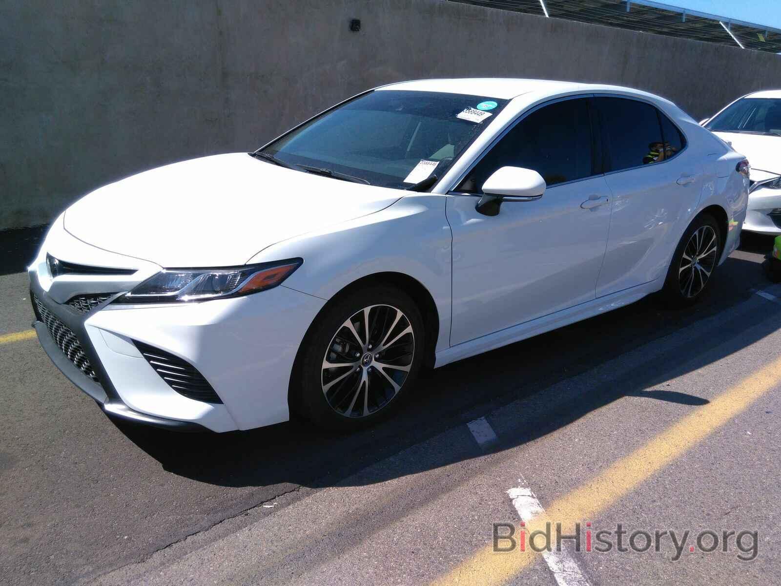 Photo JTNB11HK3J3067415 - Toyota Camry 2018