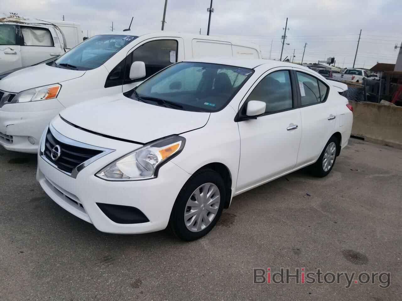 Photo 3N1CN7AP5JL868831 - Nissan Versa Sedan 2018