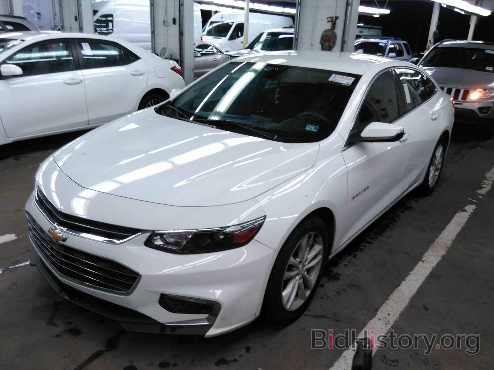 Photo 1G1ZD5ST3JF142267 - Chevrolet Malibu 2018