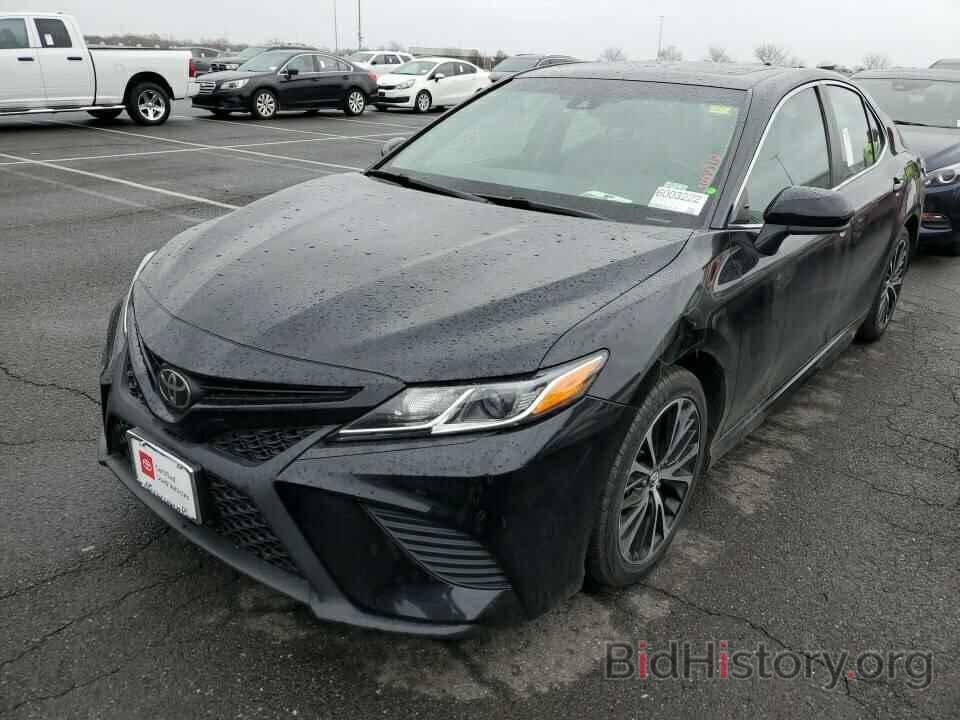 Photo 4T1B11HK1JU014772 - Toyota Camry 2018