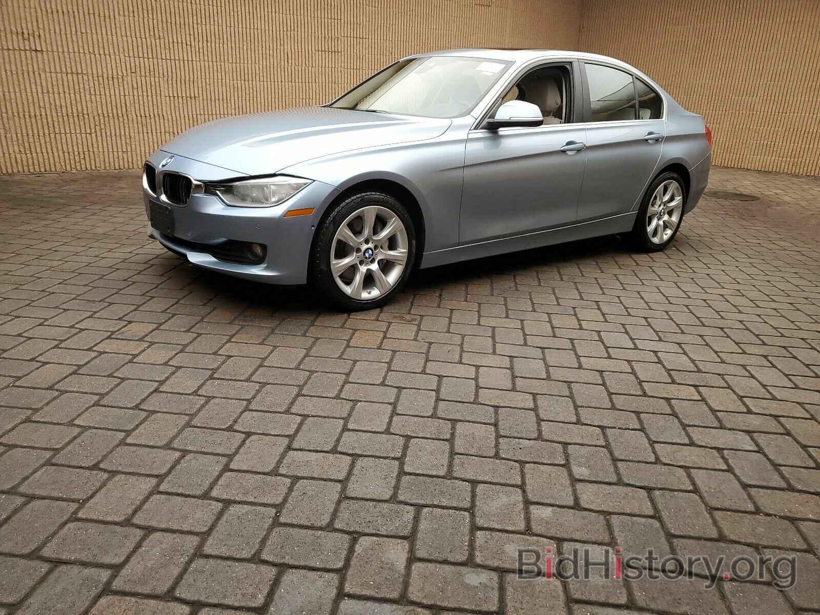 Фотография WBA3B9G50FNR93957 - BMW 3 Series 2015