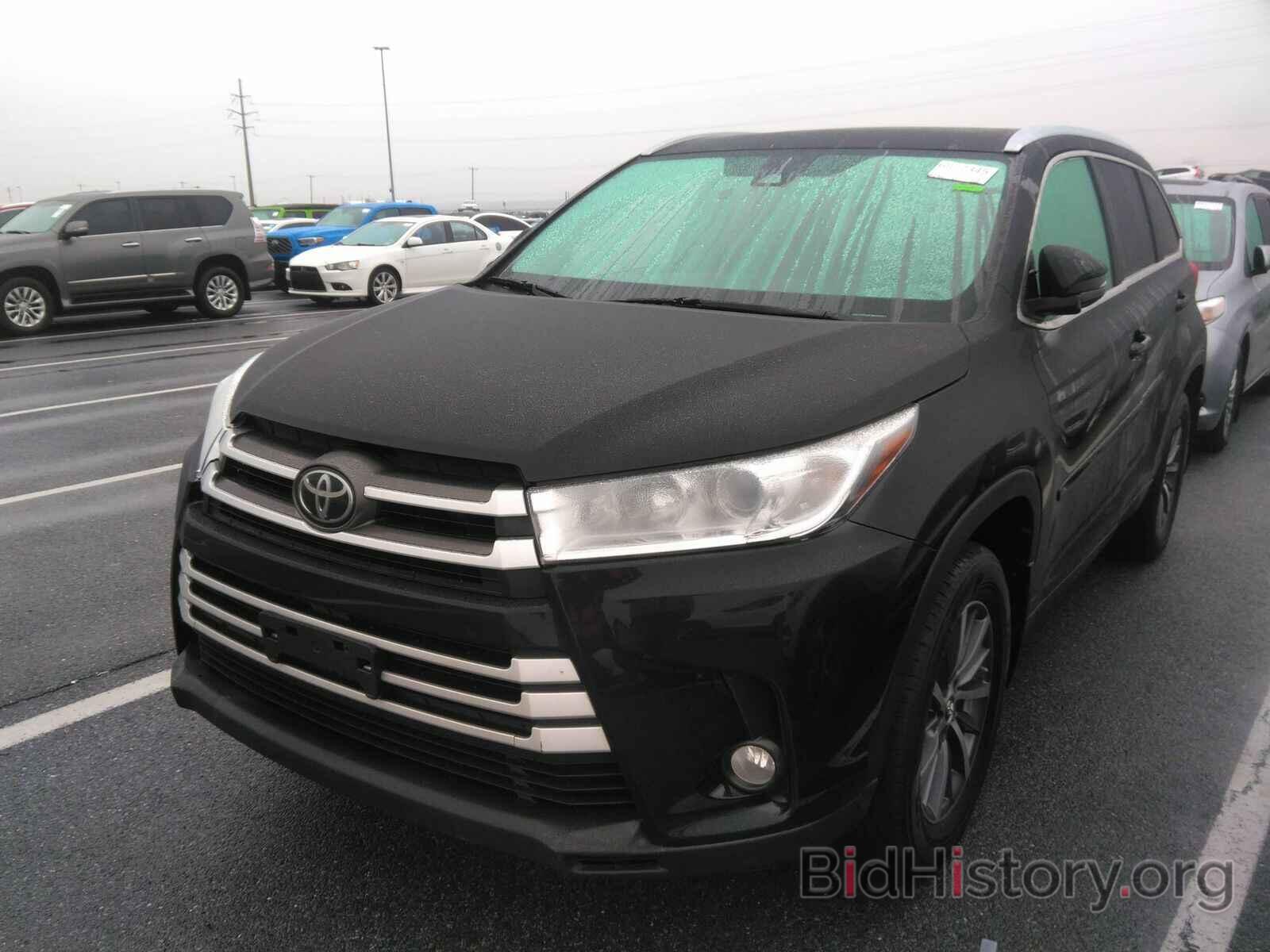 Фотография 5TDJZRFH0JS528390 - Toyota Highlander 2018