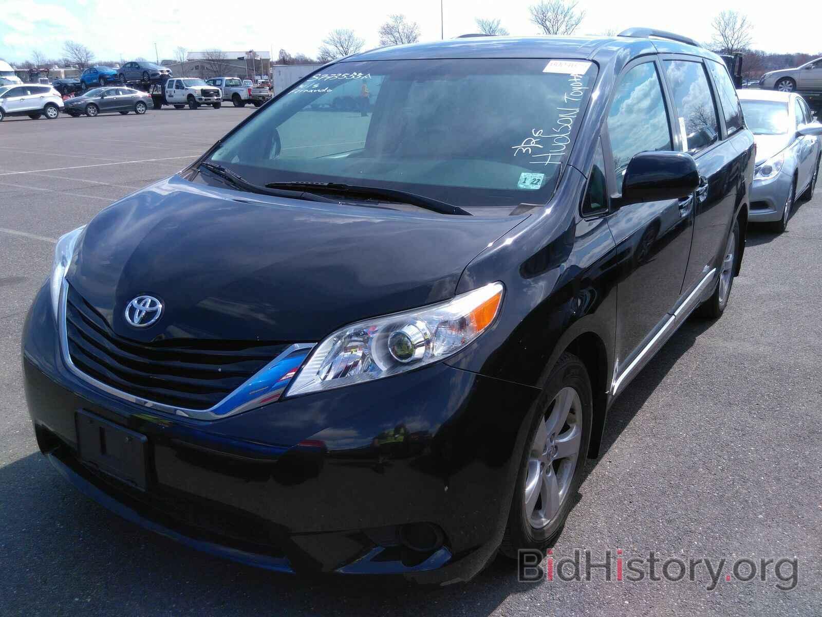 Photo 5TDKZ3DCXHS773555 - Toyota Sienna LE 2017