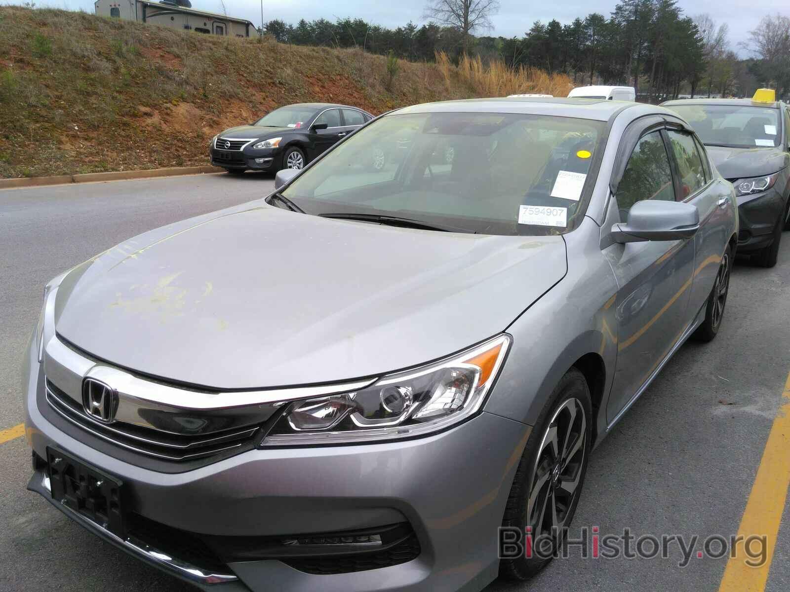 Photo 1HGCR2F98HA001196 - Honda Accord Sedan 2017