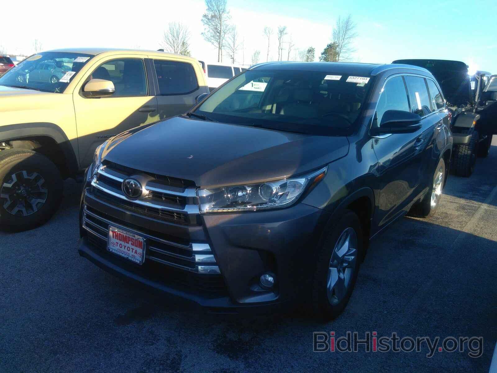 Photo 5TDDZRFH1JS832146 - Toyota Highlander 2018