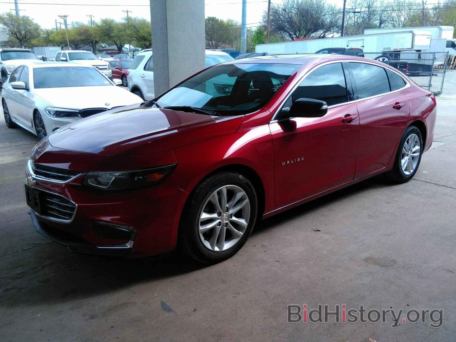 Photo 1G1ZD5ST8JF147111 - Chevrolet Malibu 2018