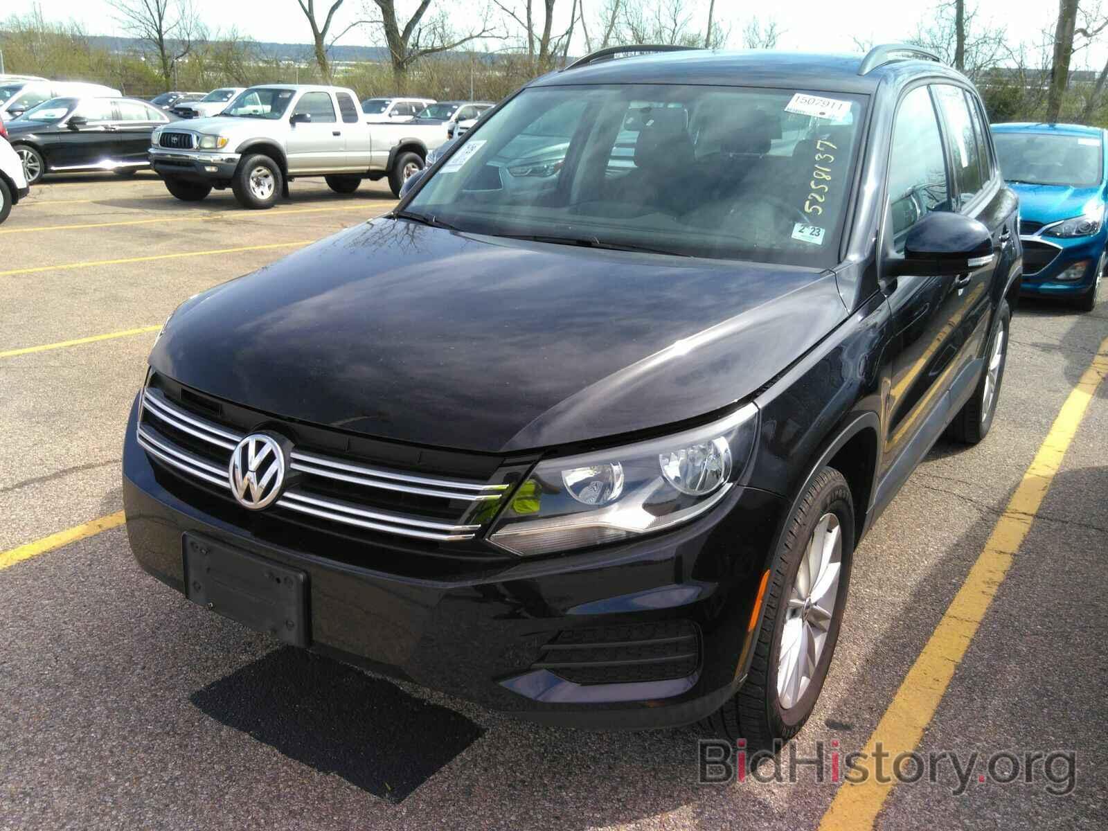 Photo WVGBV7AX9HK049630 - Volkswagen Tiguan Limited 2017