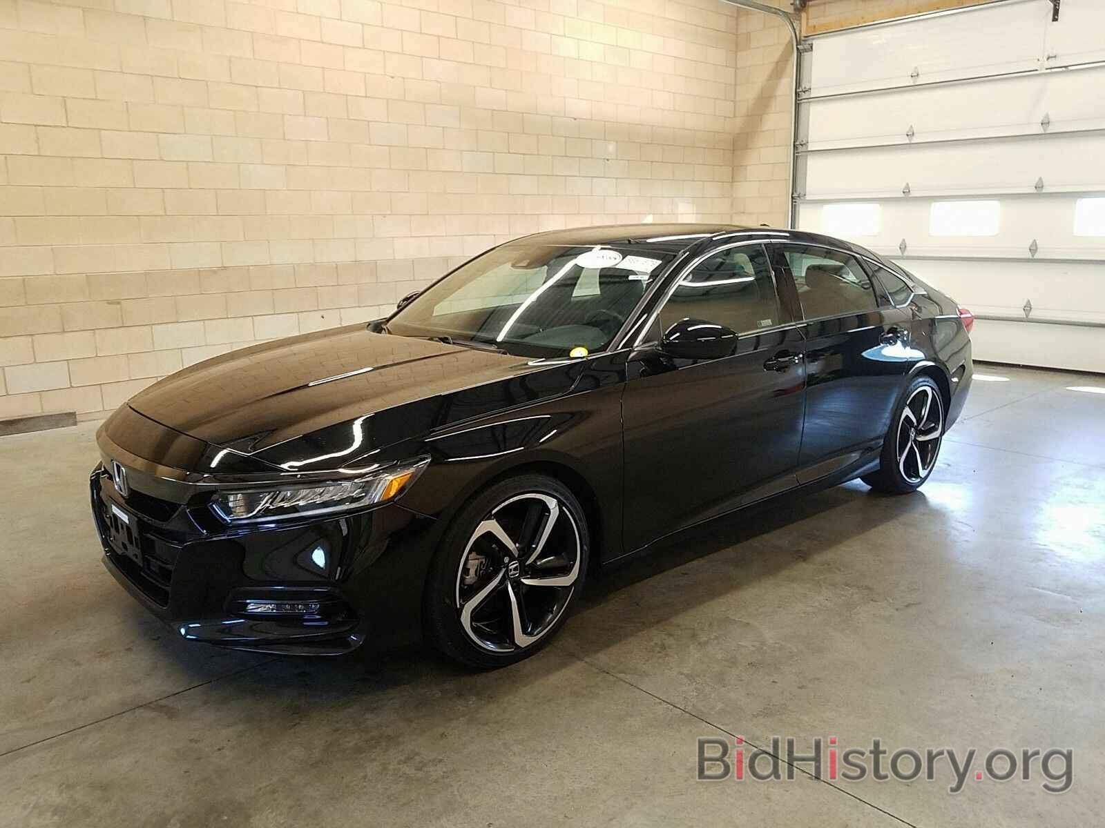 Photo 1HGCV1F36JA048119 - Honda Accord Sedan 2018