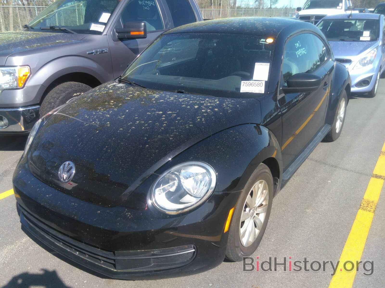 Photo 3VWF17AT0FM655240 - Volkswagen Beetle Coupe 2015