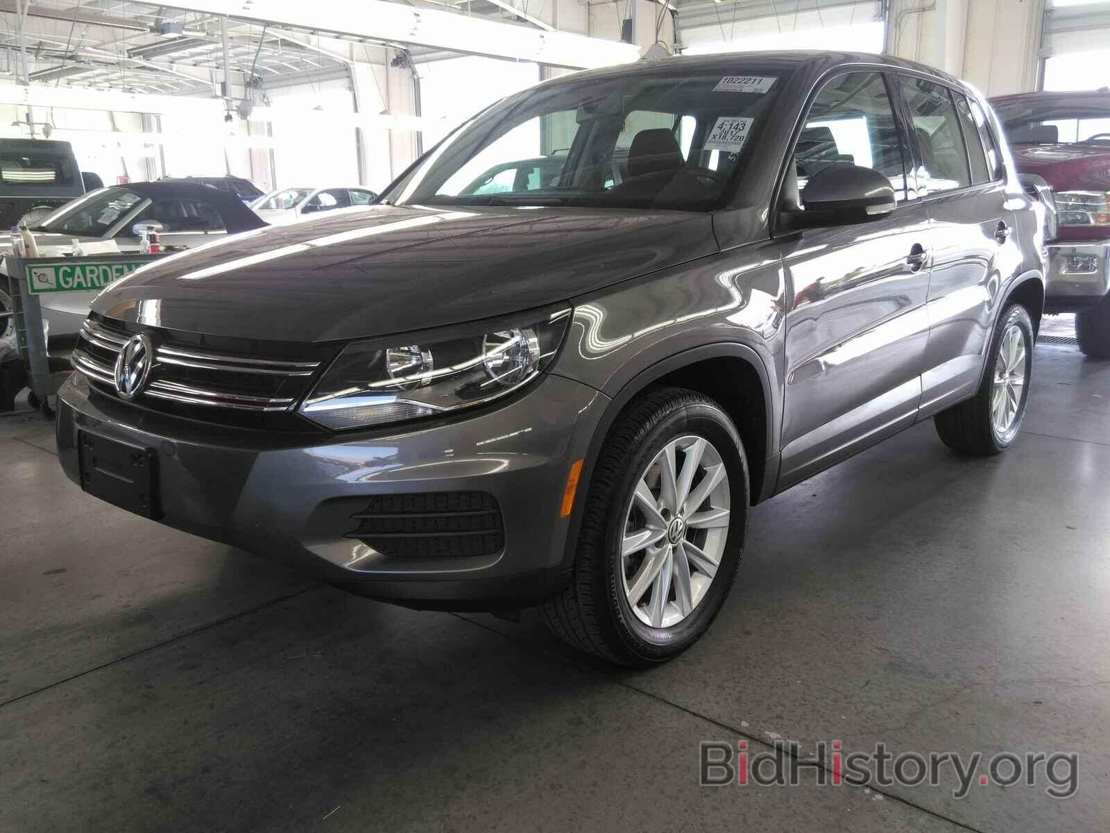 Photo WVGBV7AX2HK046035 - Volkswagen Tiguan Limited 2017