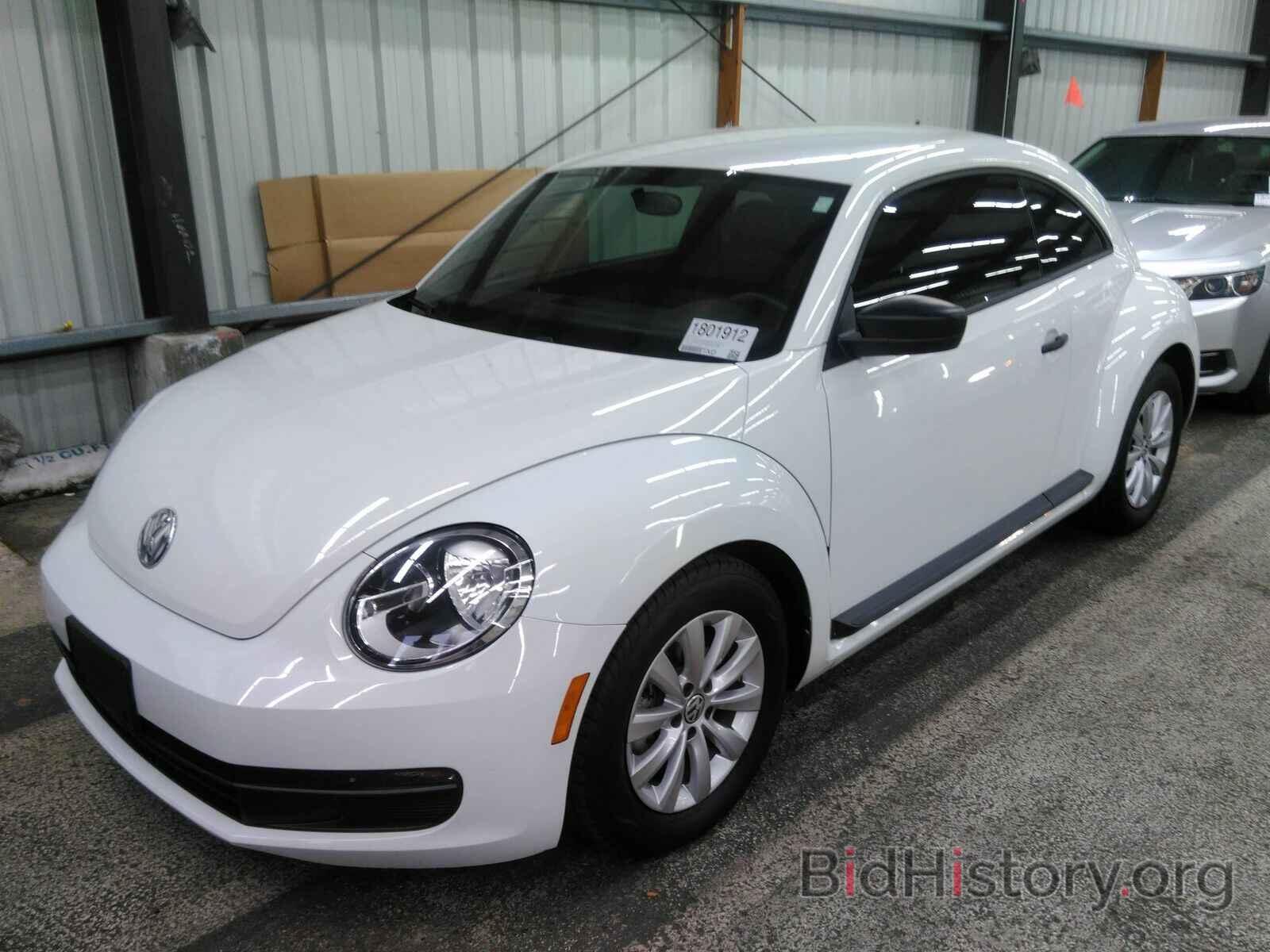 Photo 3VWF17AT0FM612596 - Volkswagen Beetle Coupe 2015