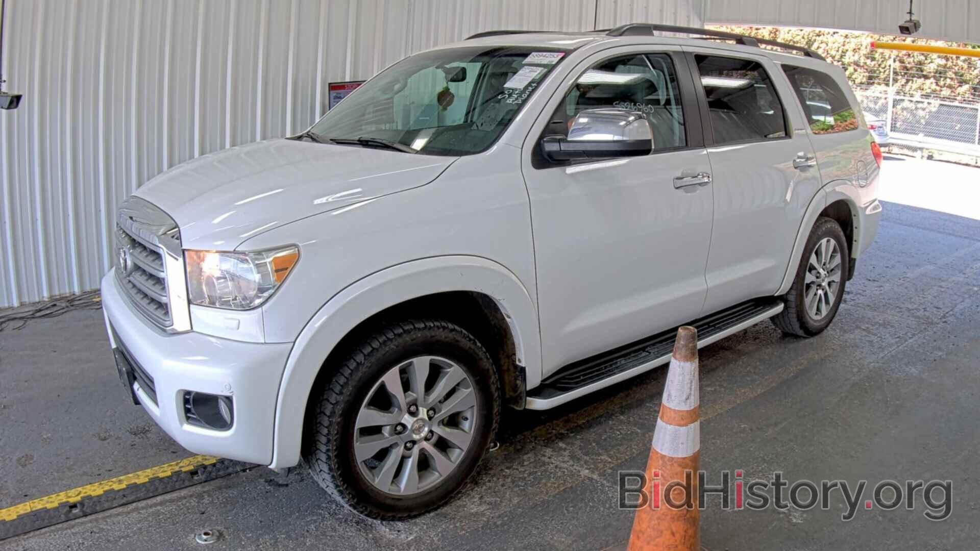 Photo 5TDKY5G13GS065879 - Toyota Sequoia 2016