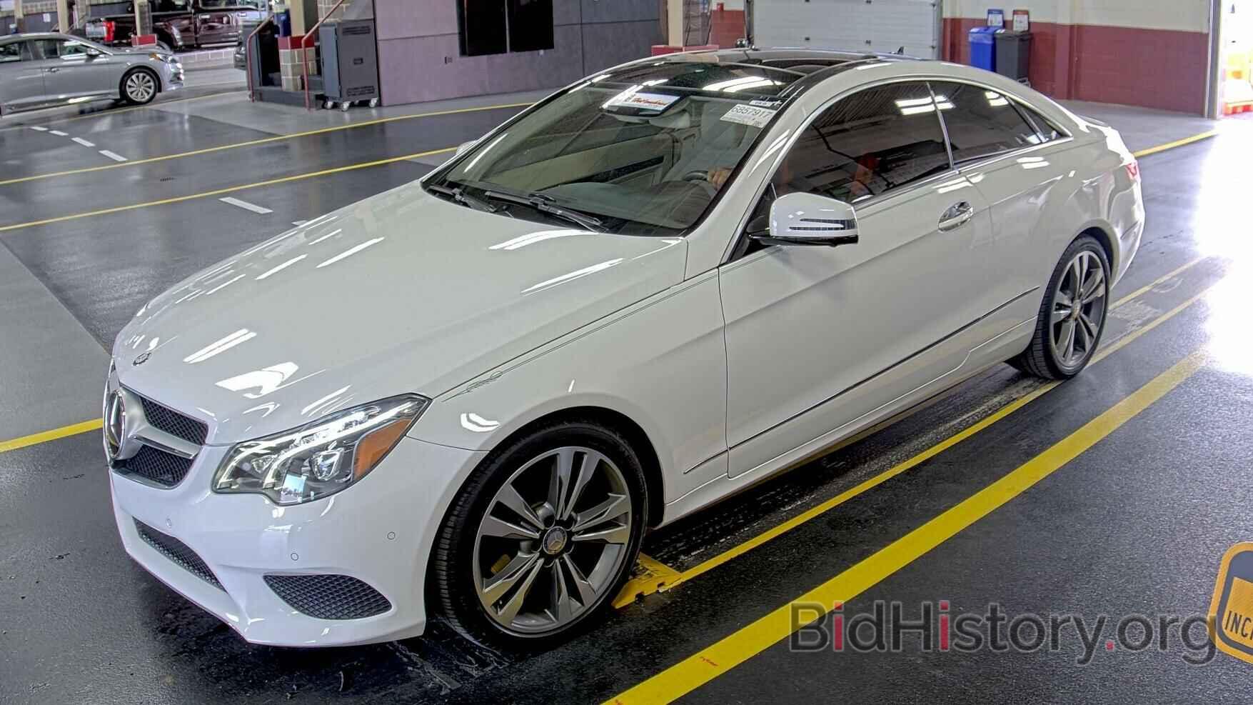 Photo WDDKJ6HBXHF351768 - Mercedes-Benz E-Class 2017