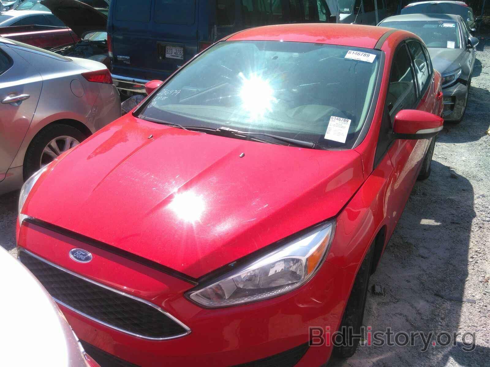 Photo 1FADP3K26HL286479 - Ford Focus SE 2017