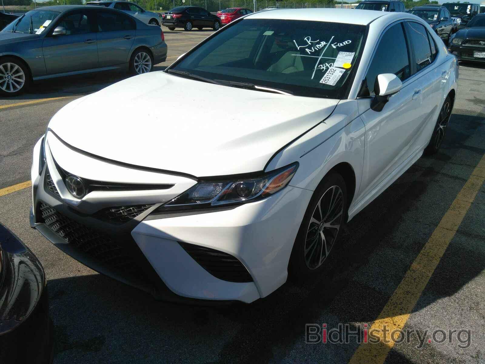 Photo 4T1B11HK8JU102489 - Toyota Camry 2018