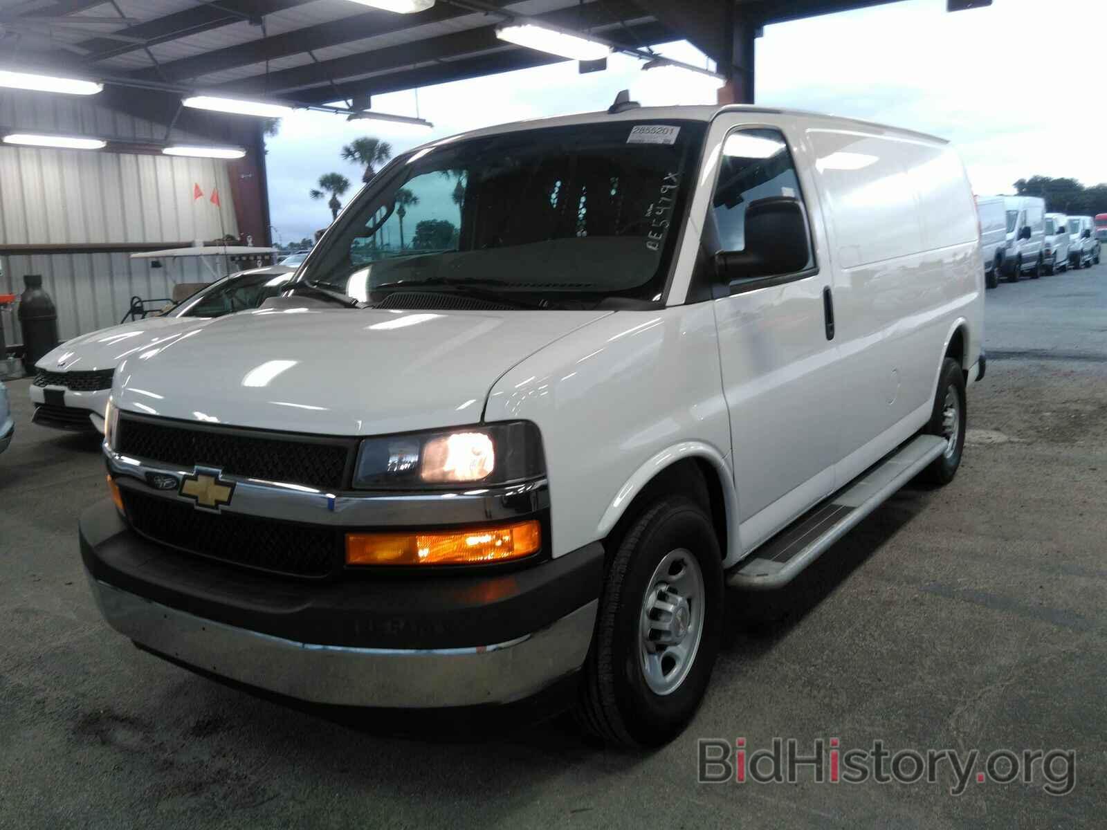 Photo 1GCWGAFG0K1365338 - Chevrolet Express Cargo Van 2019