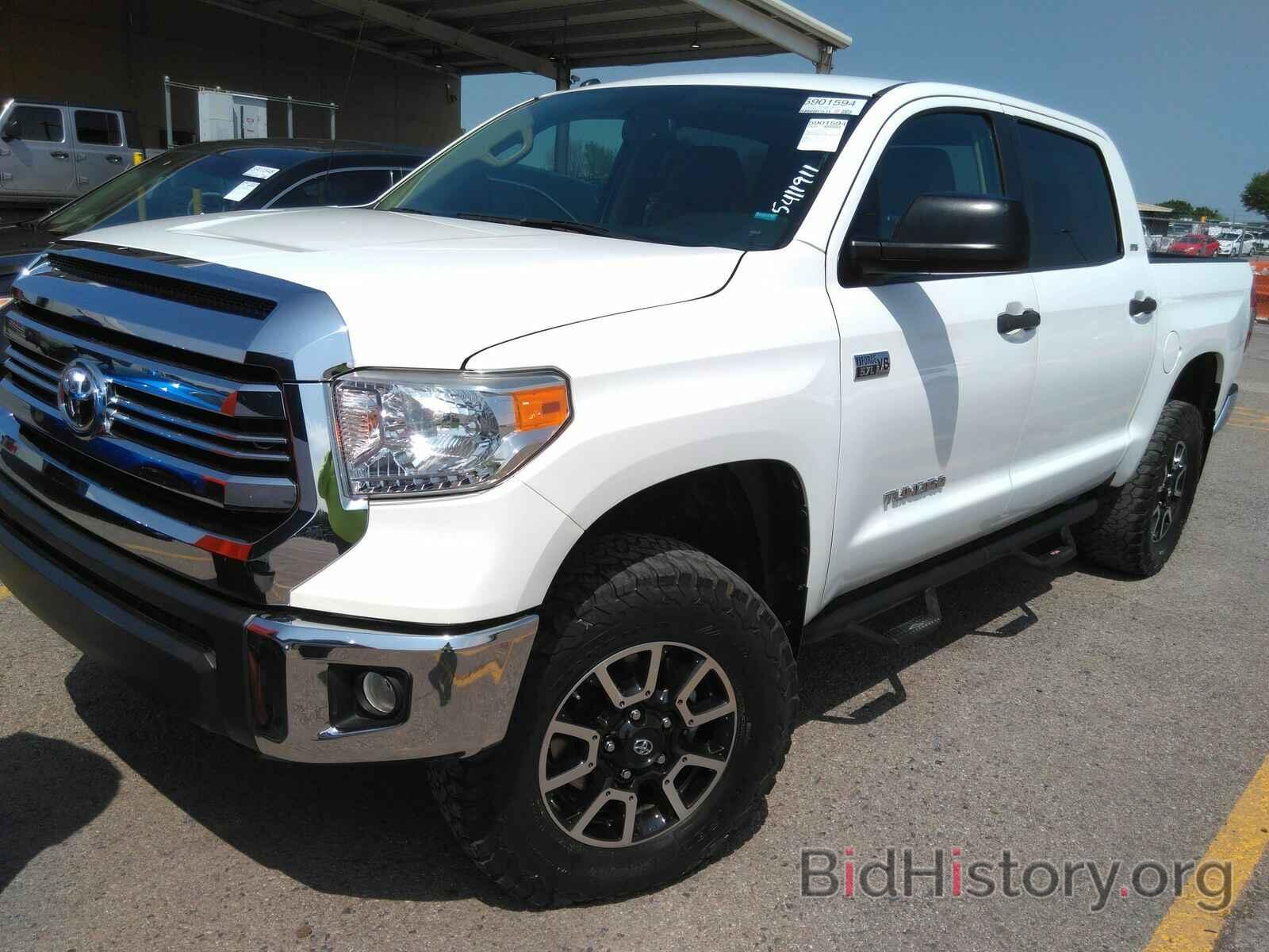 Photo 5TFDW5F10HX587722 - Toyota Tundra 4WD 2017