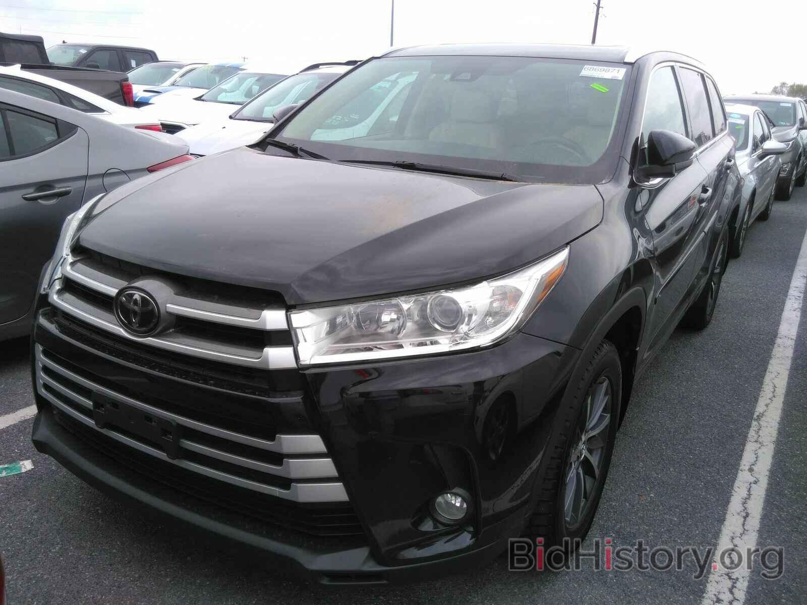 Photo 5TDJZRFH6JS832940 - Toyota Highlander 2018