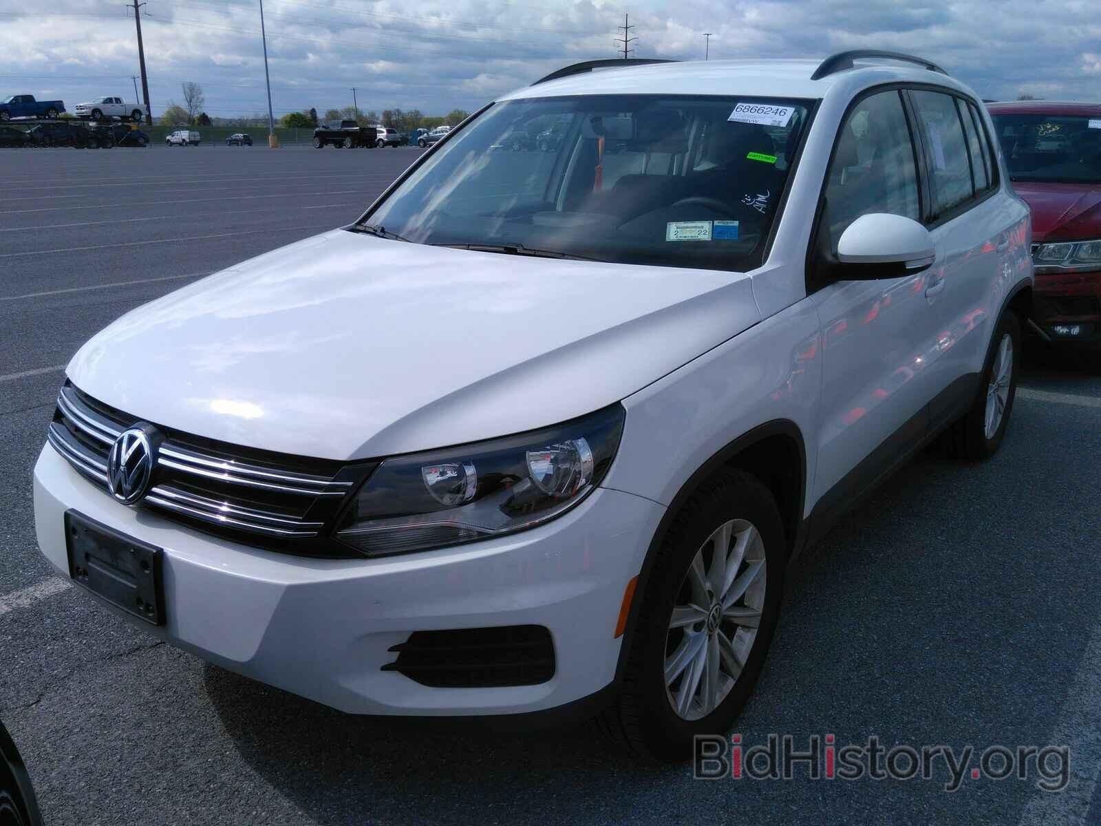 Фотография WVGBV7AX3HK045542 - Volkswagen Tiguan Limited 2017