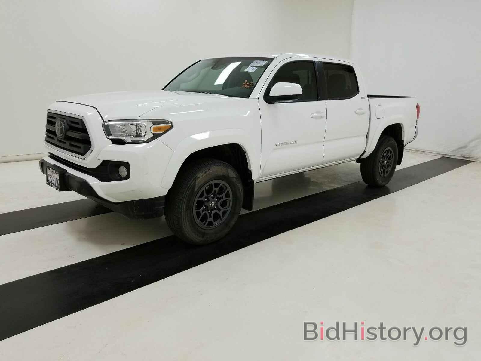 Photo 3TMAZ5CN3JM071965 - Toyota Tacoma 2018